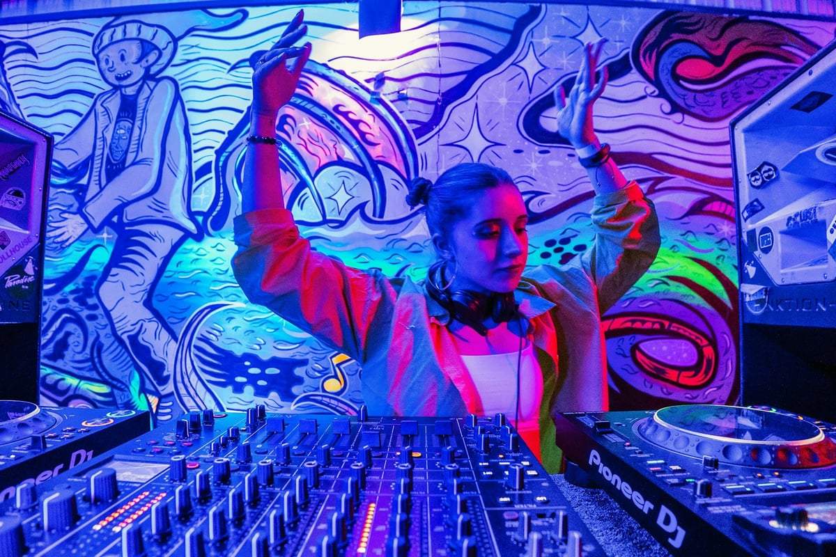 Ojo Club Weekend DJ Parties