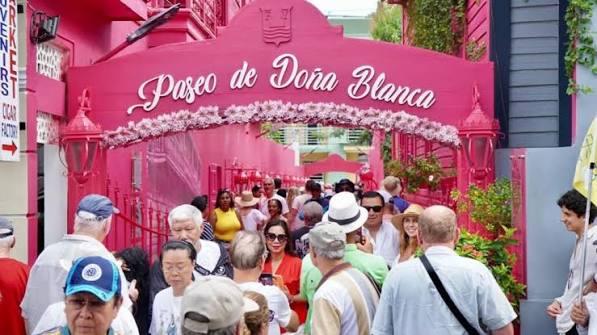 Paseo de Doña Blanca — Rue Rose